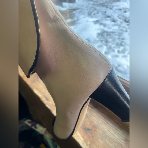 🖤Great USED Condition 39(9.5) Taryn Rose Chanel like booties🔥 - Picture 14 of 16